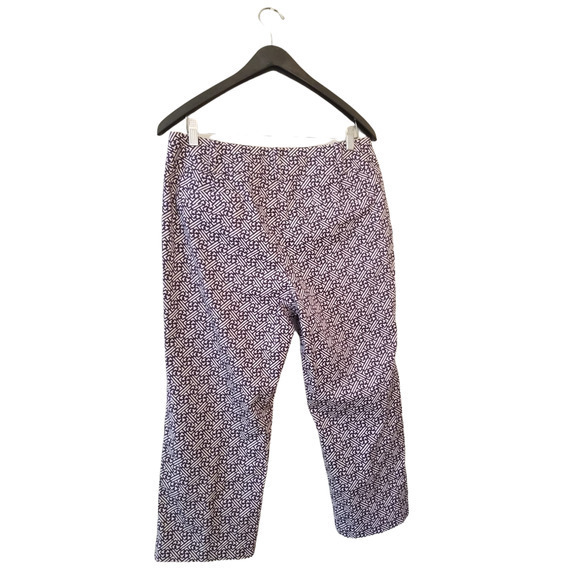 Talbots Women's Capri Shorts White Purple Size 12 (33/34) Inseam 23 in - Picture 2 of 7